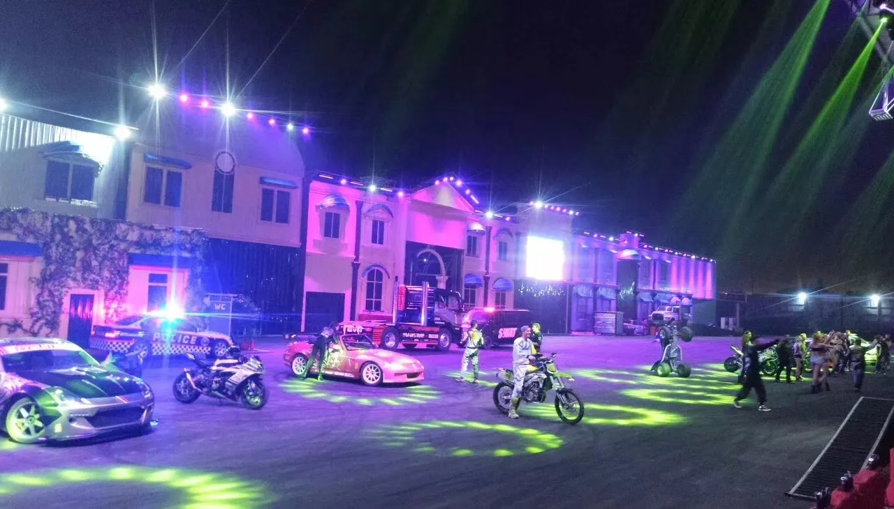 Customized Performance Stages for Stunt Shows - La Gondola Rossa